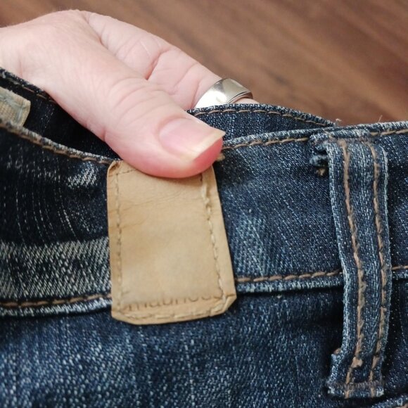 Maurices Molli Flared Jeans womens Sz 9/10 Dark Blue Demin Embroidered 32 x 32 - Picture 3 of 6